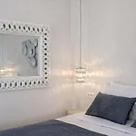 アパートホテル Hotiday Santorini Mesaria 4*