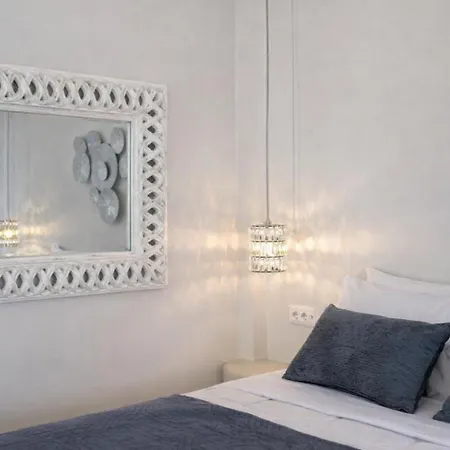 מלון דירות Hotiday Santorini Mesaria 4*