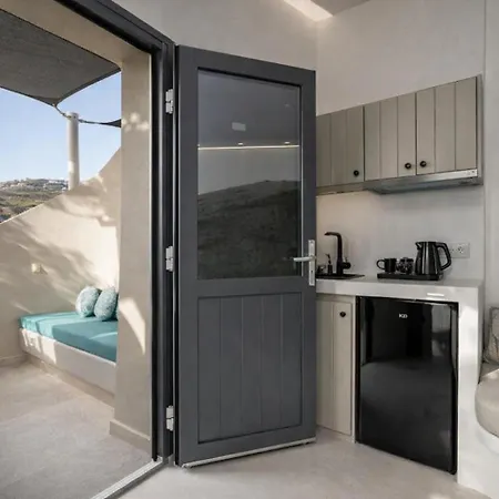 Hotiday Santorini Mesaria 4* סנטוריני