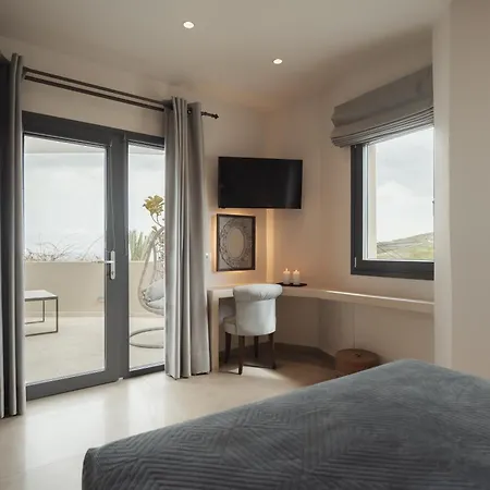 Hotiday Santorini Mesaria 4*