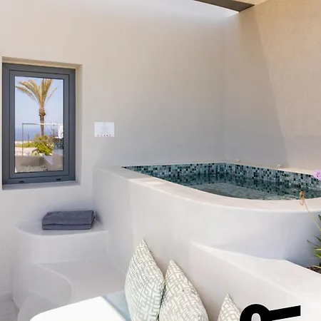 Hotiday Santorini Mesaria 4*