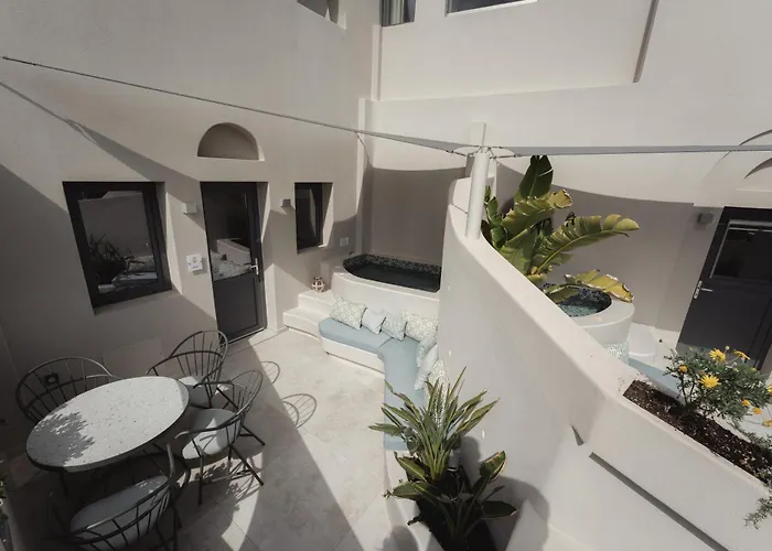 Hotiday Santorini Mesaria מלון דירות 4*