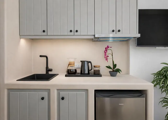 Hotiday Santorini Mesaria Fira (Santorini)