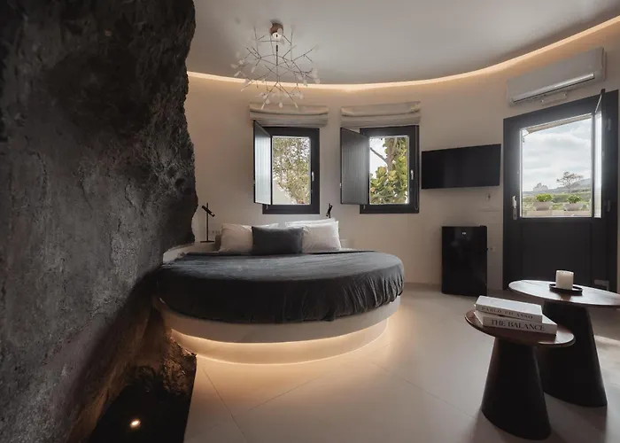 Hotiday Santorini Mesaria 4*