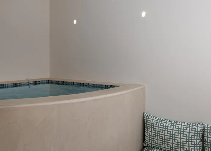 Hotiday Santorini Mesaria 公寓式酒店 费拉