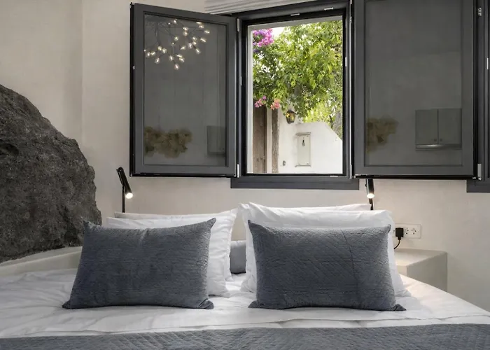 Hotiday Santorini Mesaria